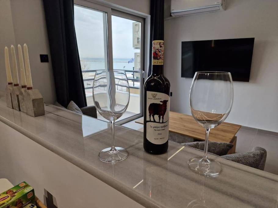 Blue Sea And Sky Deluxe Apartment